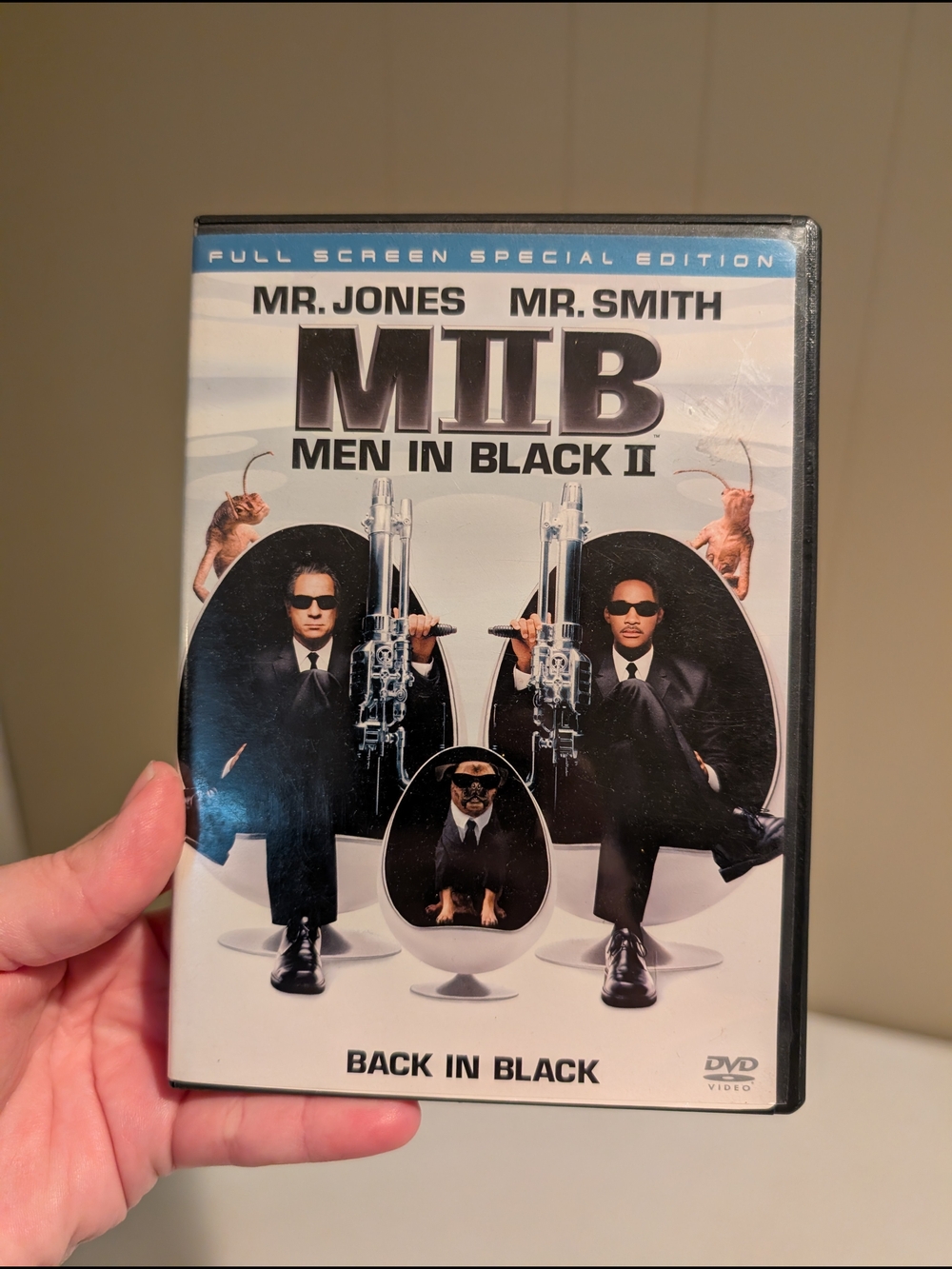 Men in Black II (MIB II) DVD - Black & White Cover